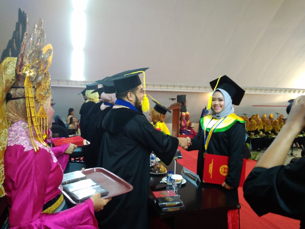 STIKes PMC Kembali Mewisuda 85 Mahasiswa, Prof Suheimi: Kita akan Buka Dua Prodi Baru